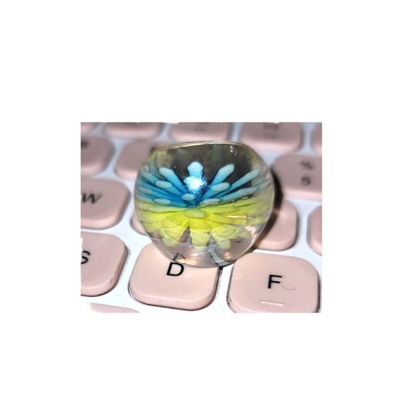 Clear Resin Dome Blue and Yellow Free Form Art inside Ring Size 6.5 - Picture 2 of 5